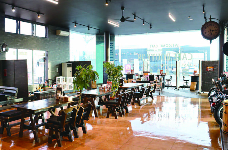 Cafe ROUTE38 （サンパチ）